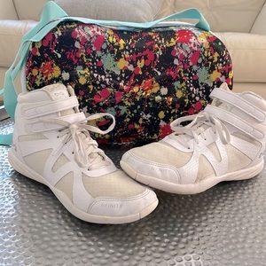 Nfinity Cheer Shoe. Barely worn & great condition
